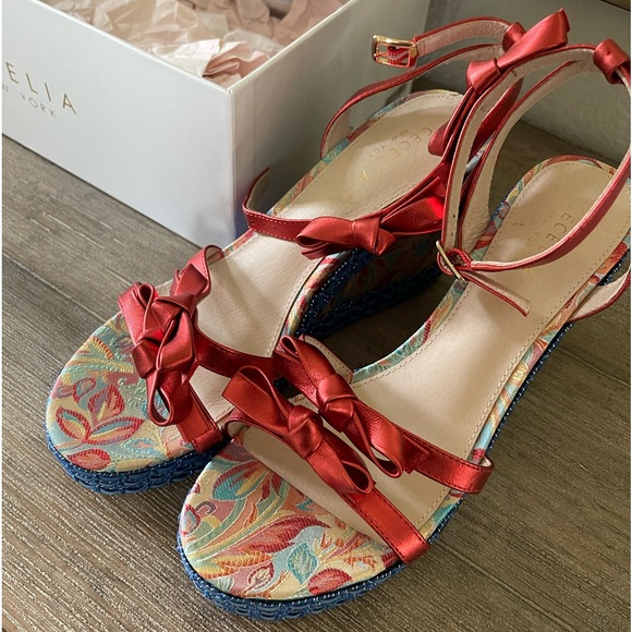 Women’s shoes brand new in box super stylish, and super comfortable. Unique look - Picture 4 of 4